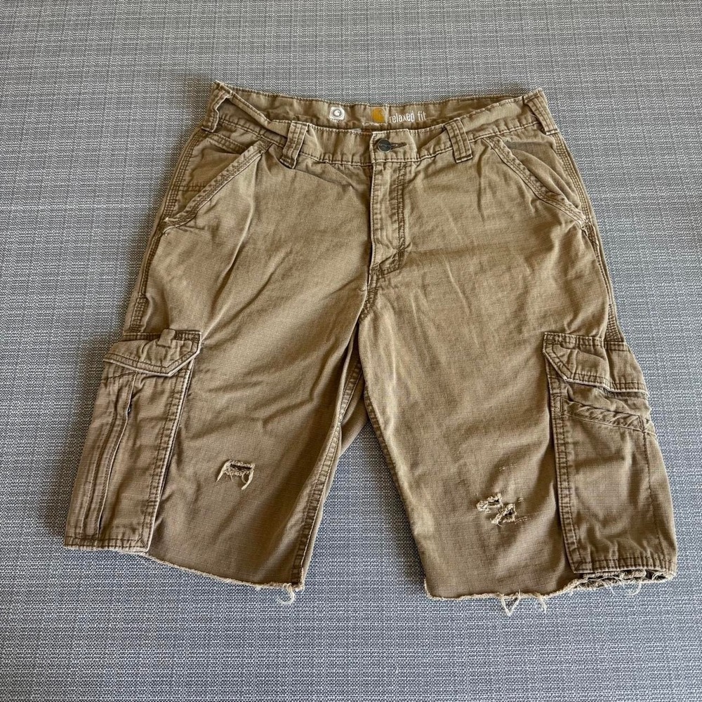 Carhartt relaxed fit cargo shorts in khaki size 34.